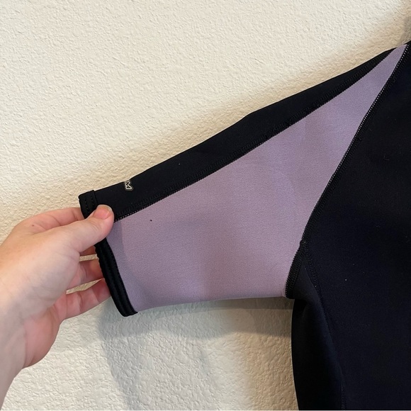 2.5mm Junior's NeoSport Shorty Springsuit size 12 black and lavender - Picture 7 of 14